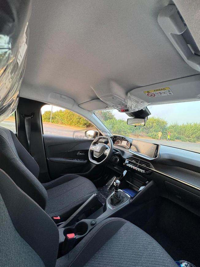 PEUGEOT 208 STYLE 