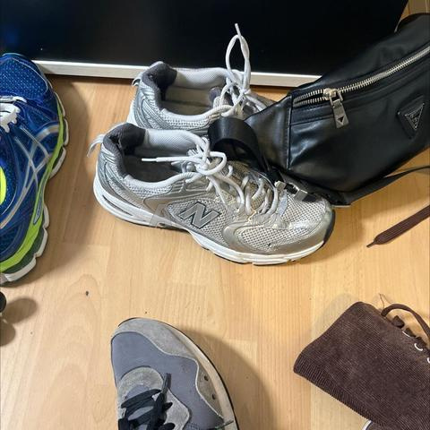 Chaussures et vêtements pour hommes, femmes et enfants - 2