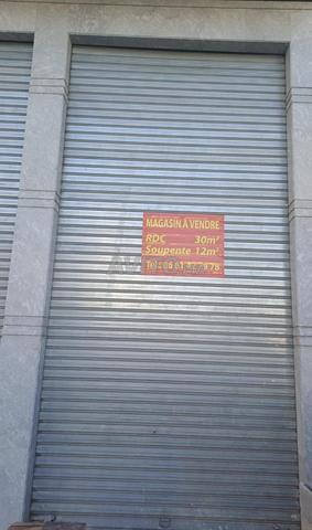 Magasin titré 42 m2 avec soupente à vendre