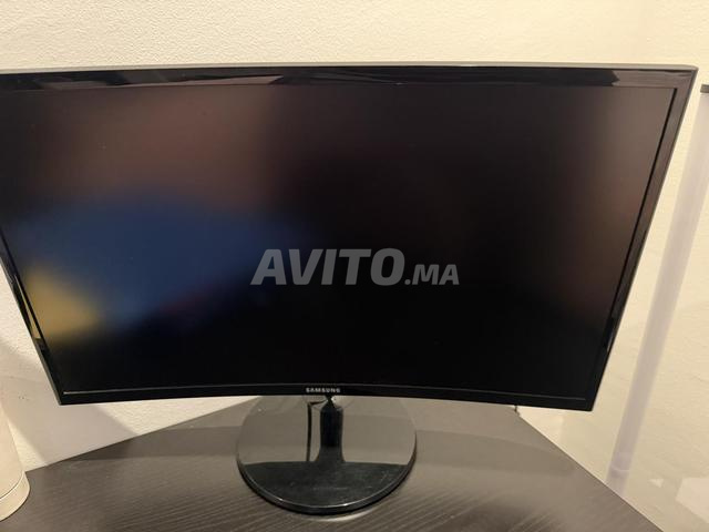 Écran Samsung incurvé 24” Full HD