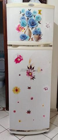 ثلاجة Whirlpool بحالة جيدة