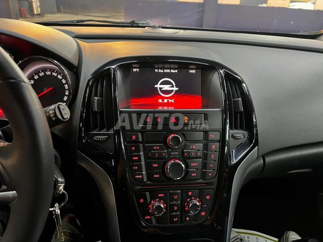 Opel Astra 2016 – 2L 150 cv – Boîte automatique - 2