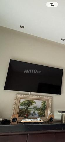 Téléviseur Samsung 55 pouces Crystal UHD 4K — BU8000 (2022) - 2