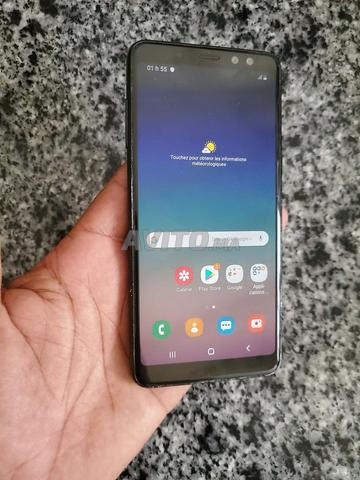 Samsung A8 : il y a une fissure dans le verre, mais elle n'est pas visible - 2