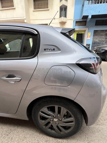 peugeot 208 - 2
