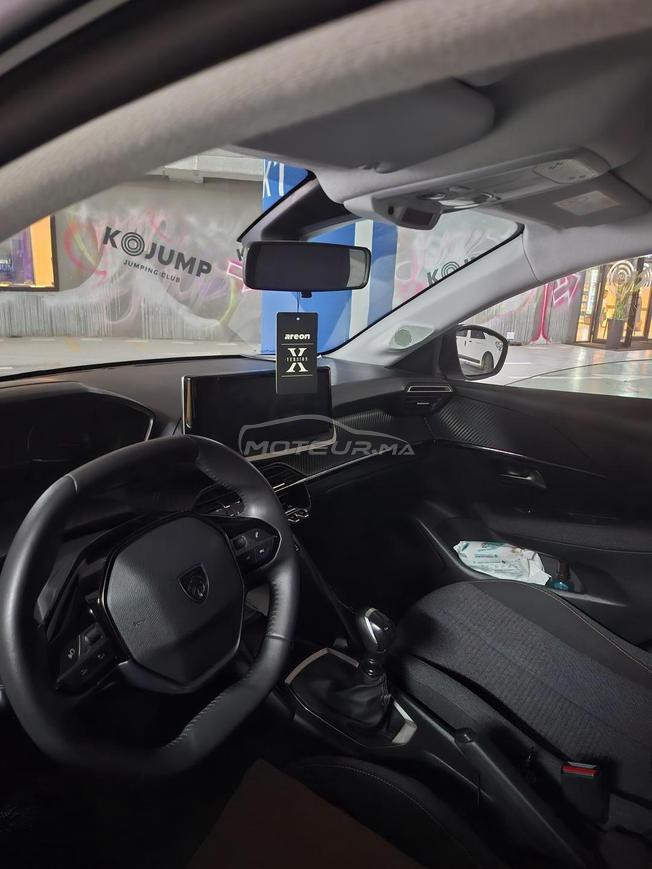 voiture très bon état modèle 10/2025