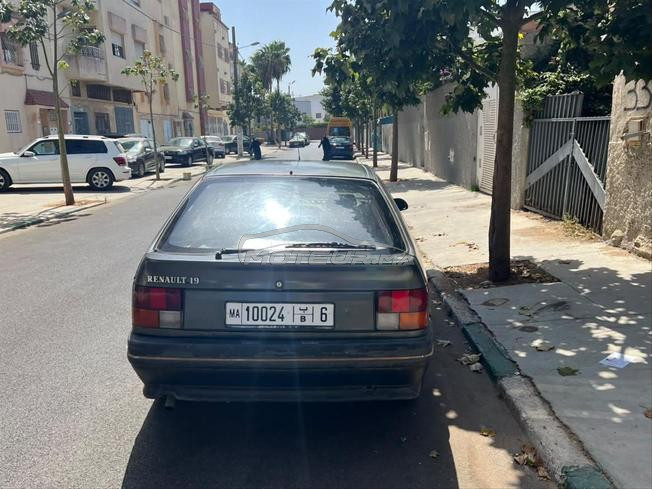 سيارة للبيع