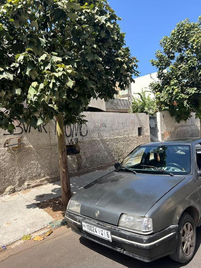 سيارة للبيع