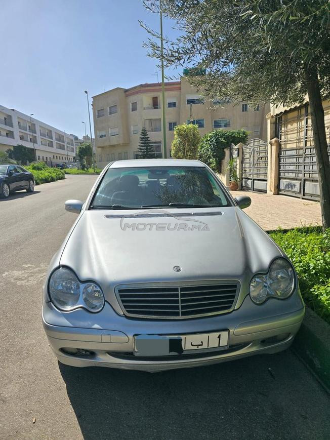 Mercedes-Benz 200 Diesel Manuelle 2003 à Temara