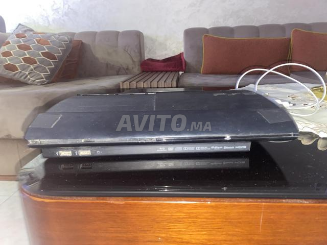 PlayStation 3 Super Slim - 2