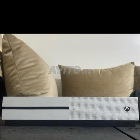 XBOX 1S , bon état - 2