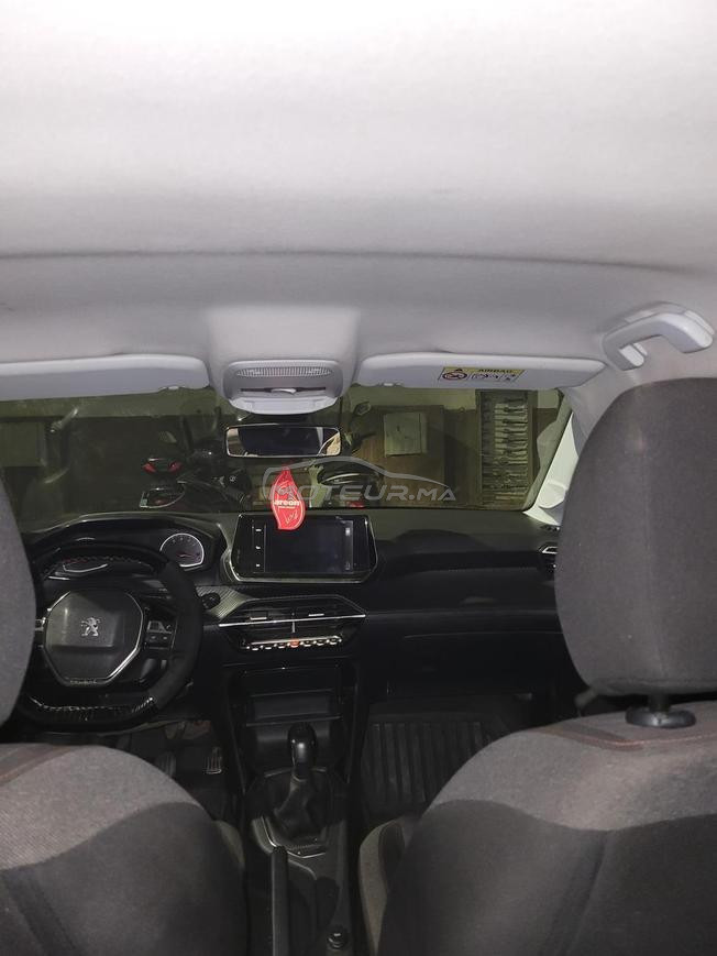 Peugeot 208 2022 tres bon etat 