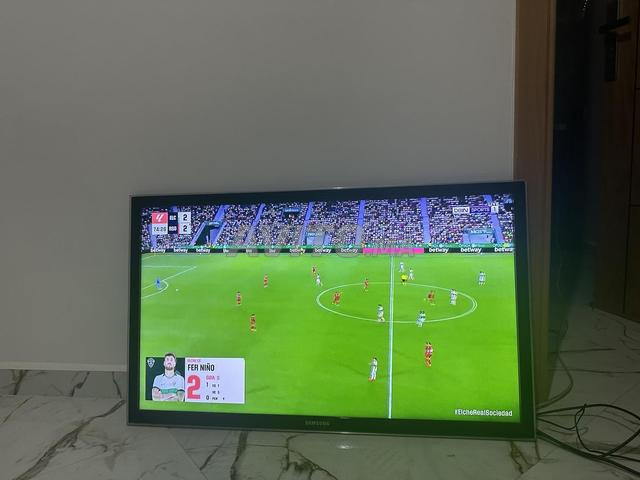 هناك ألفان للبيع