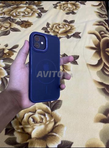 iPhone 12 عادي، بحالة جيدة - 2