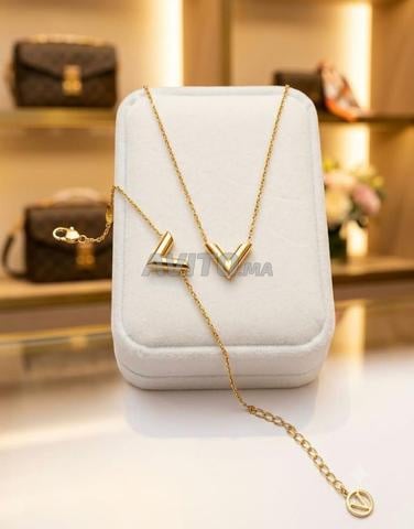 Acier inoxydable (Chaîne . Bracelet) ✨ Modèle de la marque V