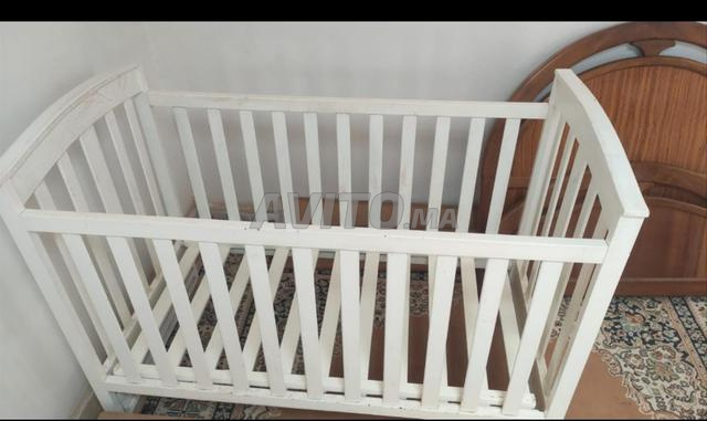 lit bébé en bois - 2