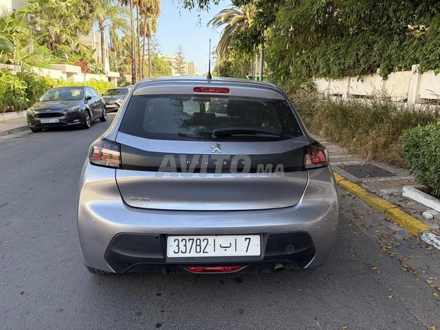 PEUGEOT 208 ESSENCE MANUELLE - 2
