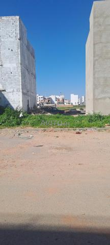 Terrain titré de 89 m² à Al Montazah Salé