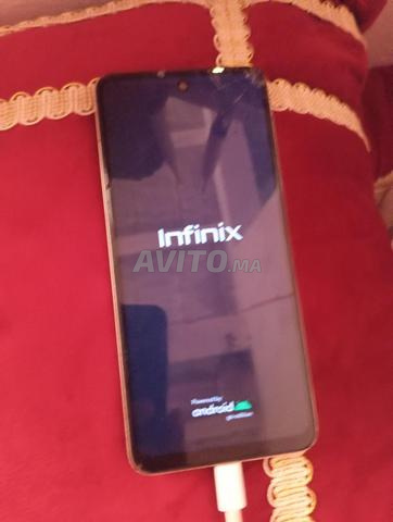 Téléphone Infinix Smart 8 – état défectueux, écrasé, prêt pour l'expédition - 2