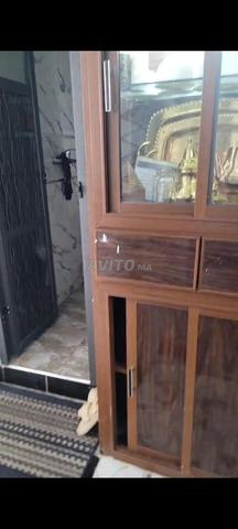خزانة عرض بحالة جيدة للبيع - 2