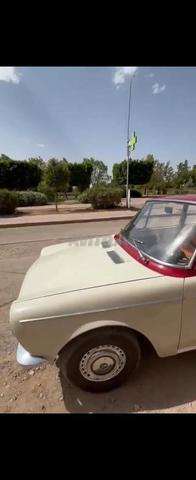Simca  سيارة من الطراز الكلاسيكي الانتيك - 2