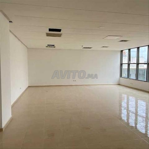 28330-مكتب للإيجار بمبلغ 11000DH في Hopitaux - 2