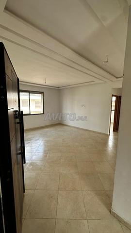 Appartement vide 3 chambres a louer à El Mansouria - 2