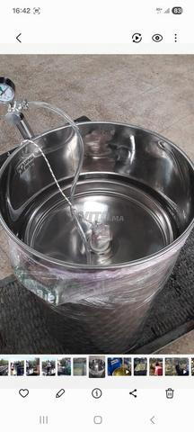 Cuves inox alimentaires, capacité de 100 L et 600 L
