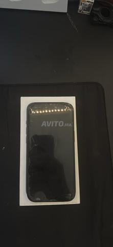 iPhone 15 pour pièces détachées - 2