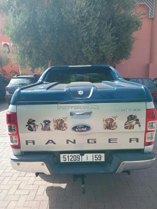 سيارة للبيع