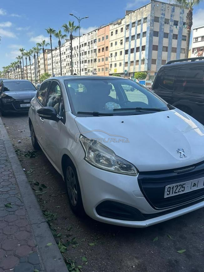 peugeot 208 model 2017