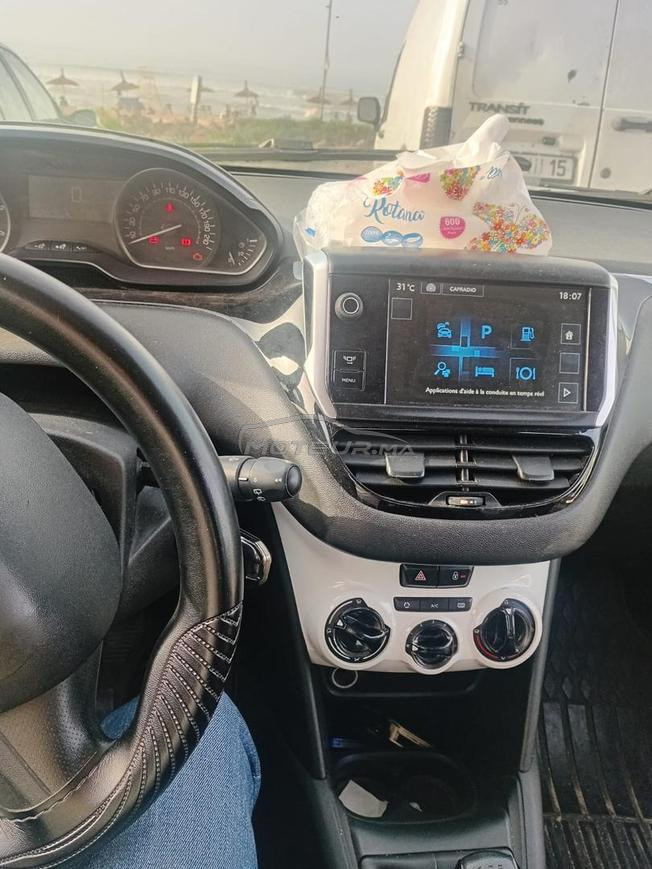peugeot 208 model 2017