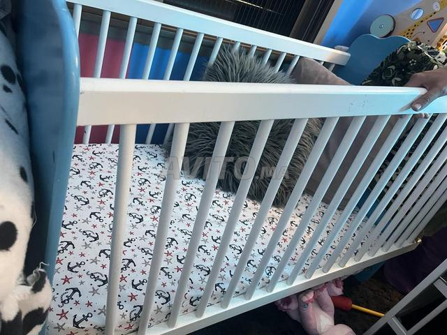 Lit et commode bébé - 2