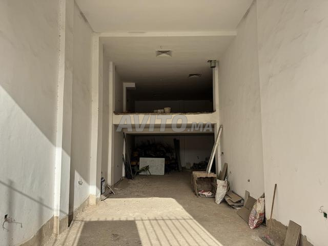 Local 840 m² à louer – Proche Myriades - 2