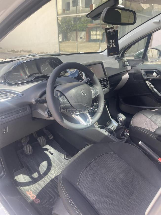 Peugeot 208 White Édition 2019