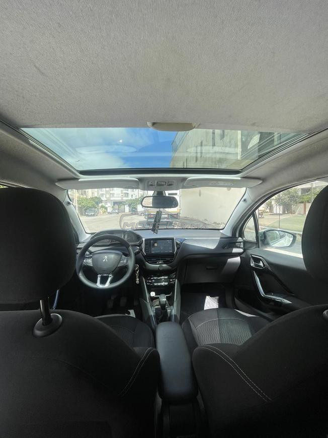 Peugeot 208 White Édition 2019