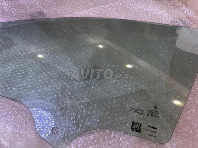 Vitre de porte d'origine Škoda Fabia, État Neuf 