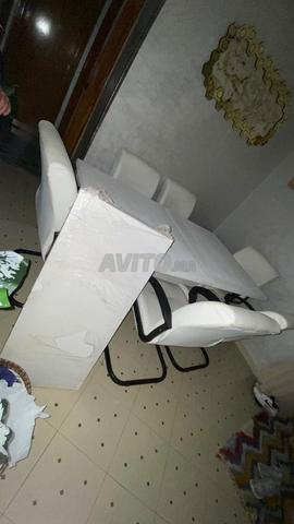 Table à manger avec 6 chaise en cuir - 2