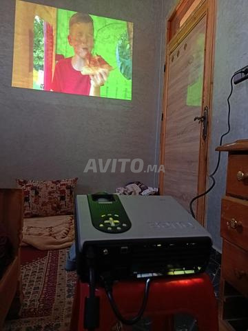BenQ Projector بروجكتور يعمل ناضي - 2