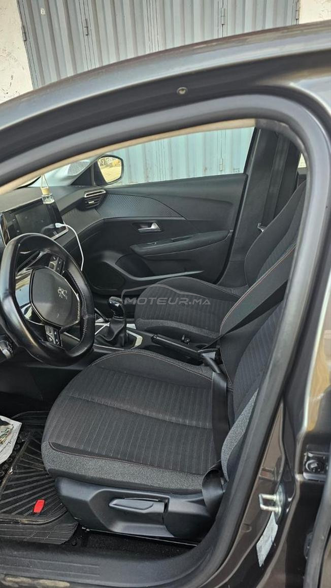Peugeot208