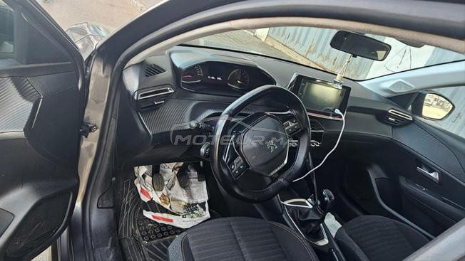 Peugeot208