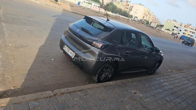 Peugeot208
