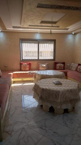 قطعة أرضية من ثلاث طوابق ومحل تجاري للبيع - 2