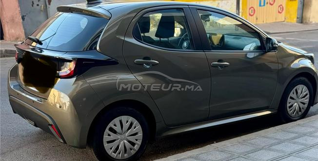 yaris 2023 16 000 km excellent état 