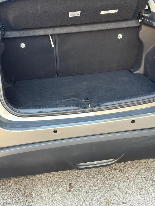 yaris 2023 16 000 km excellent état 