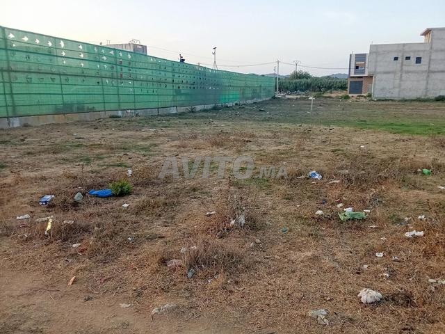 قطع أراضٍ للبيع
