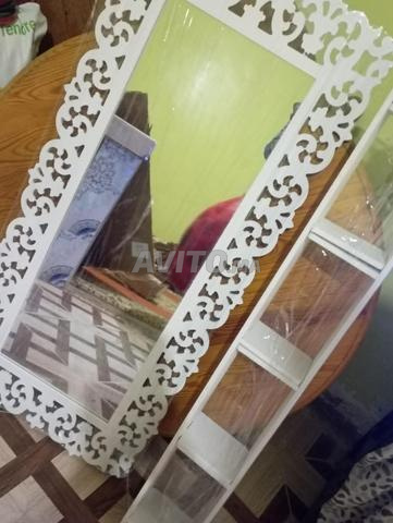 Miroir avec 2 étagères - 2