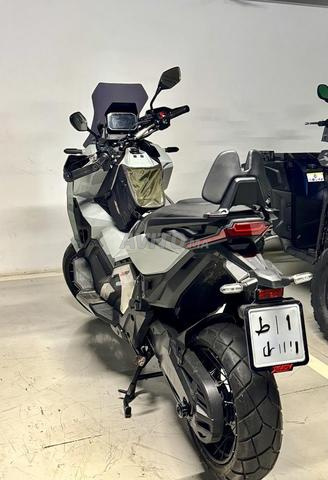 X-adv 750  دراجة نارية مثالية ￼ - 2
