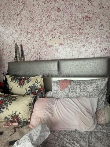 Chambre à coucher et meuble blanc salle de bain