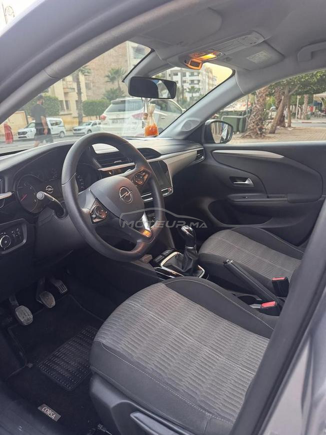 Opel Corsa année 2021, en très bon état .